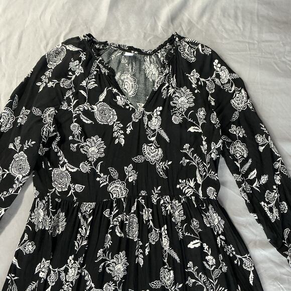 Tiered Maxi Dress Womens M Floral V-Neck Long Sleeve Boho Cottagecore Modest - Picture 5 of 15